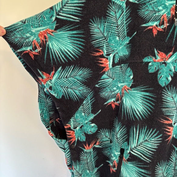 Kavu Hooded Fleece Poncho - Picture 3 of 6